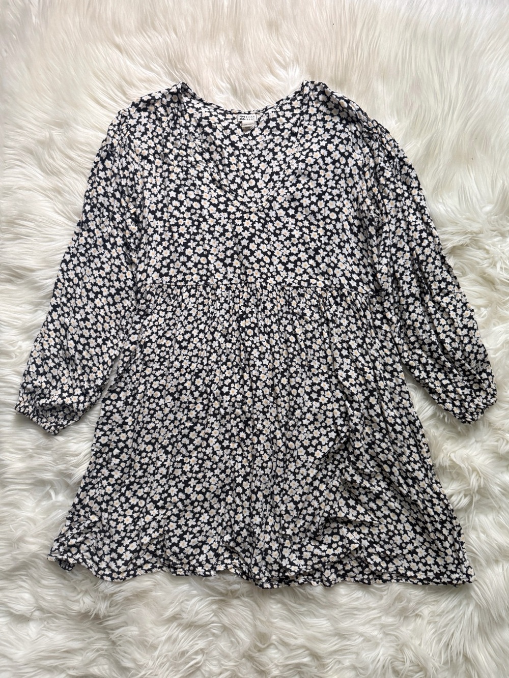 Billabong Black Daisy Floral Print Flowy Mini Dress Size Medium